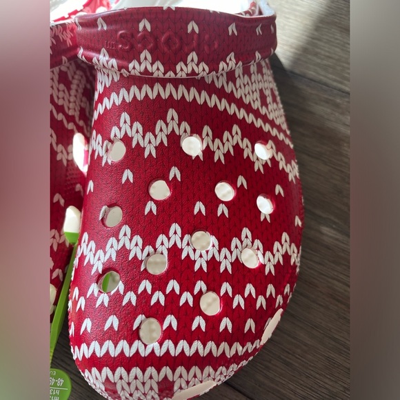 NWT classic holiday sweater clogs crocs - Picture 2 of 3